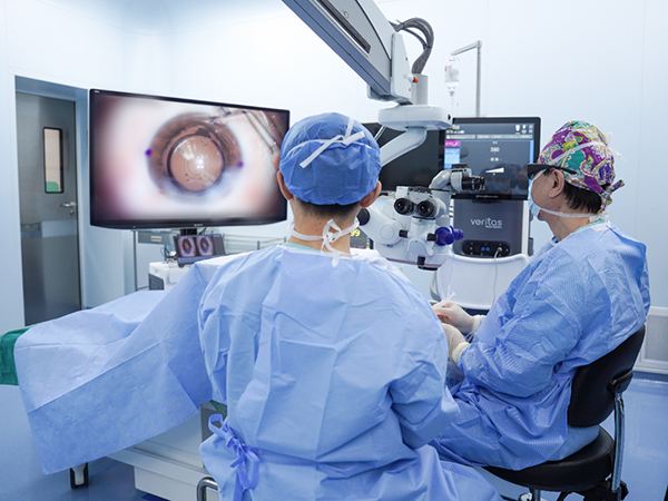 Super Ophthalmology